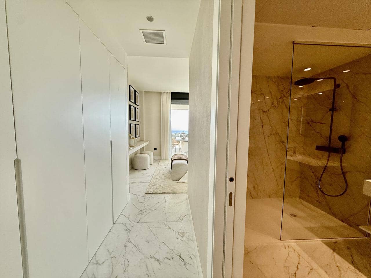 5 soveværelse Lejlighed til salg i Estepona med swimmingpool garage - € 1.679.000 (Ref: 9384926)