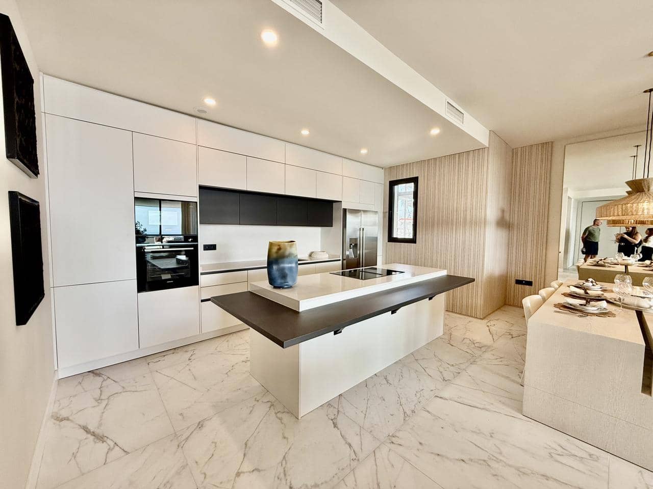 5 soveværelse Lejlighed til salg i Estepona med swimmingpool garage - € 1.679.000 (Ref: 9384926)