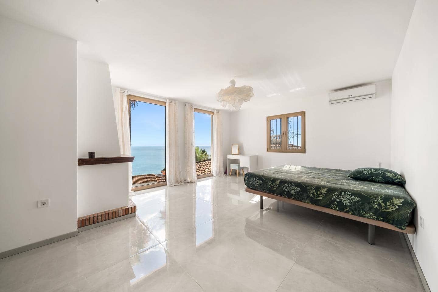 7 slaapkamer Villa te koop in Buenas Noches met zwembad - € 1.840.000 (Ref: 9386737)