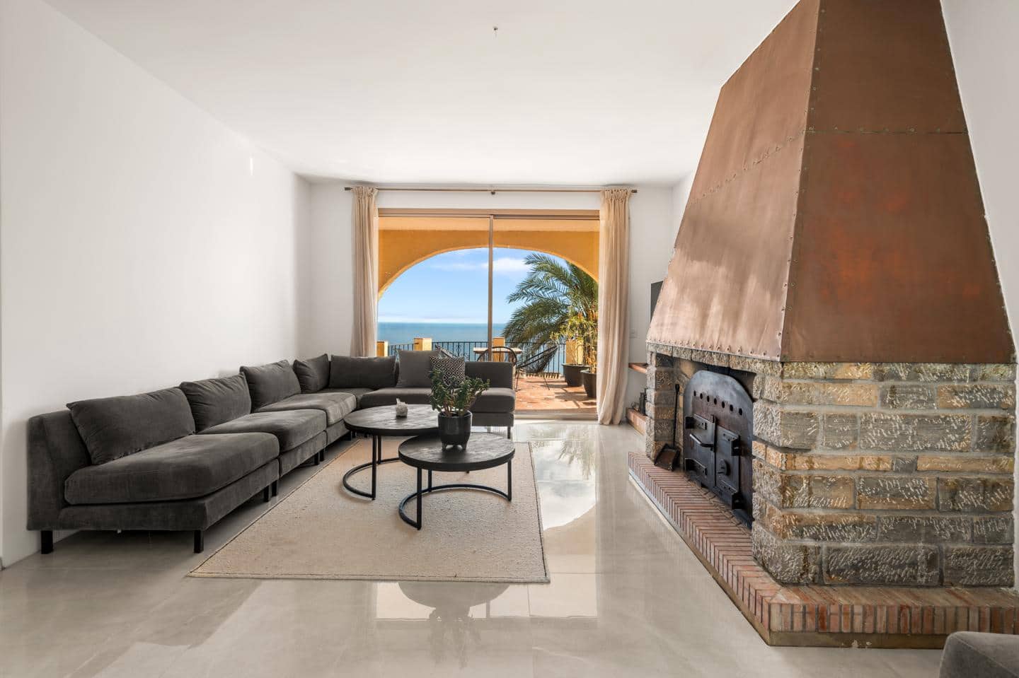 7 slaapkamer Villa te koop in Buenas Noches met zwembad - € 1.840.000 (Ref: 9386737)