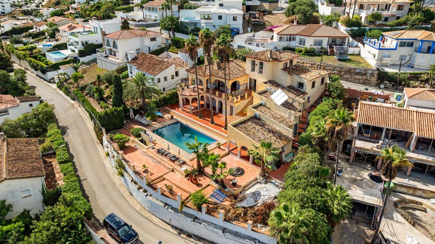 7 slaapkamer Villa te koop in Buenas Noches met zwembad - € 1.840.000 (Ref: 9386737)