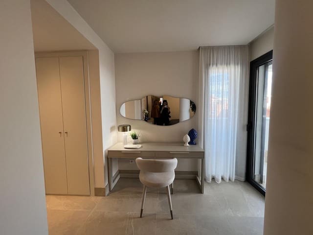 2 sovrum Lägenhet till salu i El Paraíso, Benahavís med pool garage - 635 000 € (Ref: 9386739)