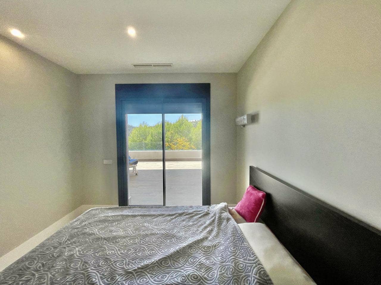 2 Zimmer Apartment zu verkaufen in New Golden Mile mit Pool Garage - 379.000 € (Ref: 9404642)