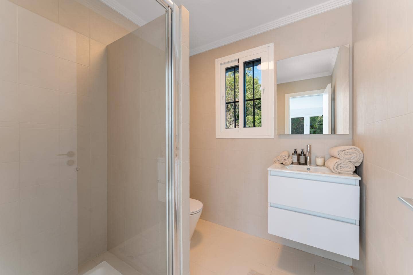 6 sovrum Villa till salu i Benahavis med pool garage - 3 295 000 € (Ref: 9408257)