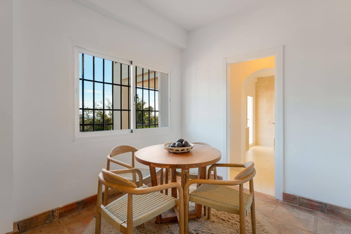 6 sovrum Villa till salu i Benahavis med pool garage - 3 295 000 € (Ref: 9408257)