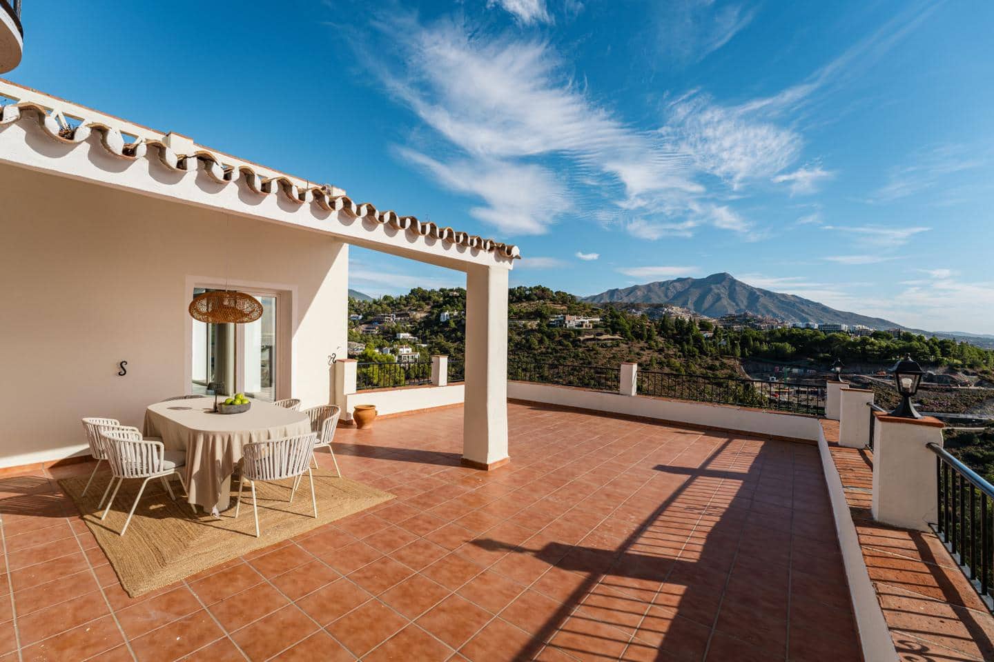 6 sovrum Villa till salu i Benahavis med pool garage - 3 295 000 € (Ref: 9408257)