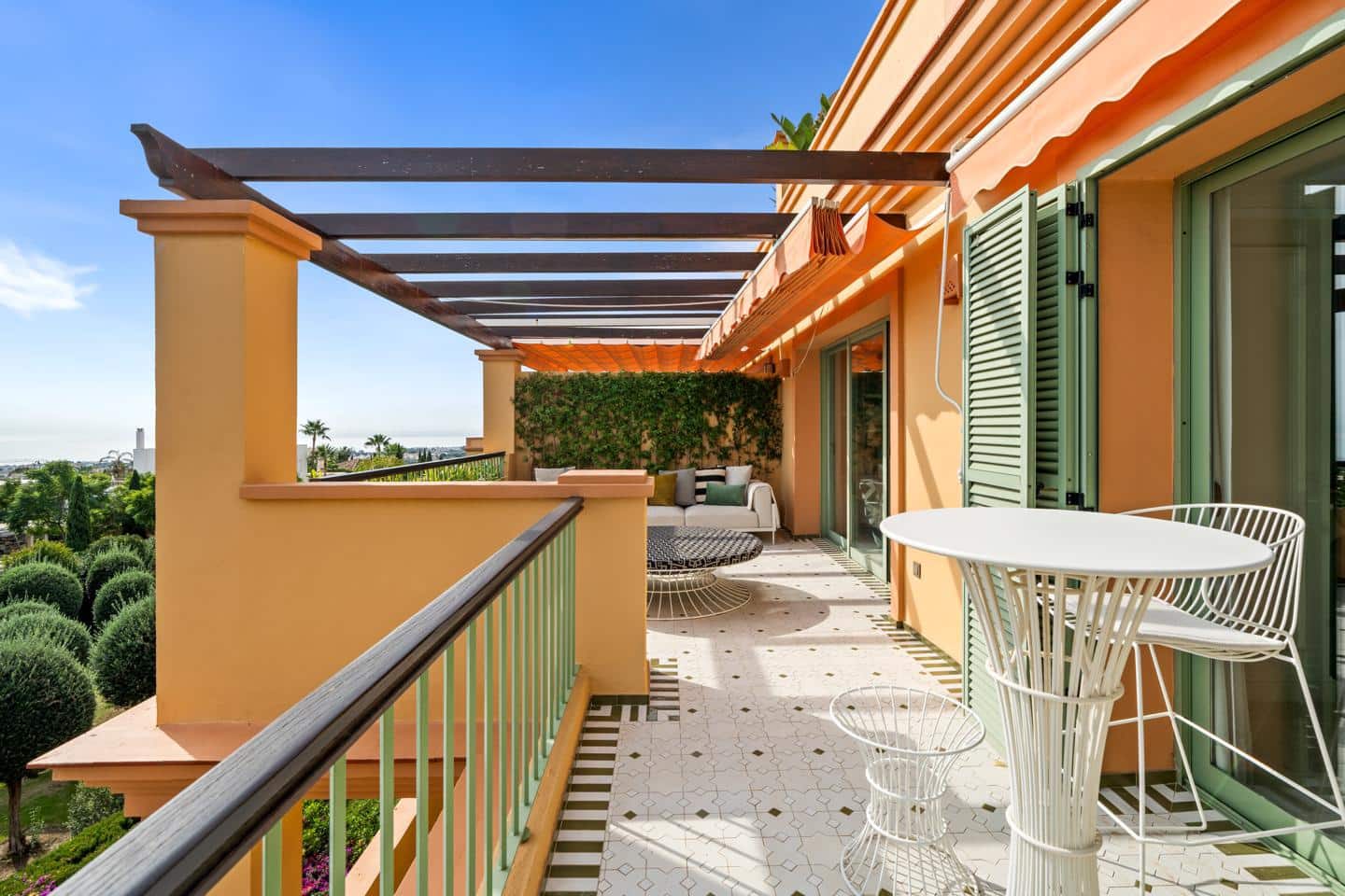 3 sovrum Takvåning till salu i Benahavis med garage - 1 349 000 € (Ref: 9414318)