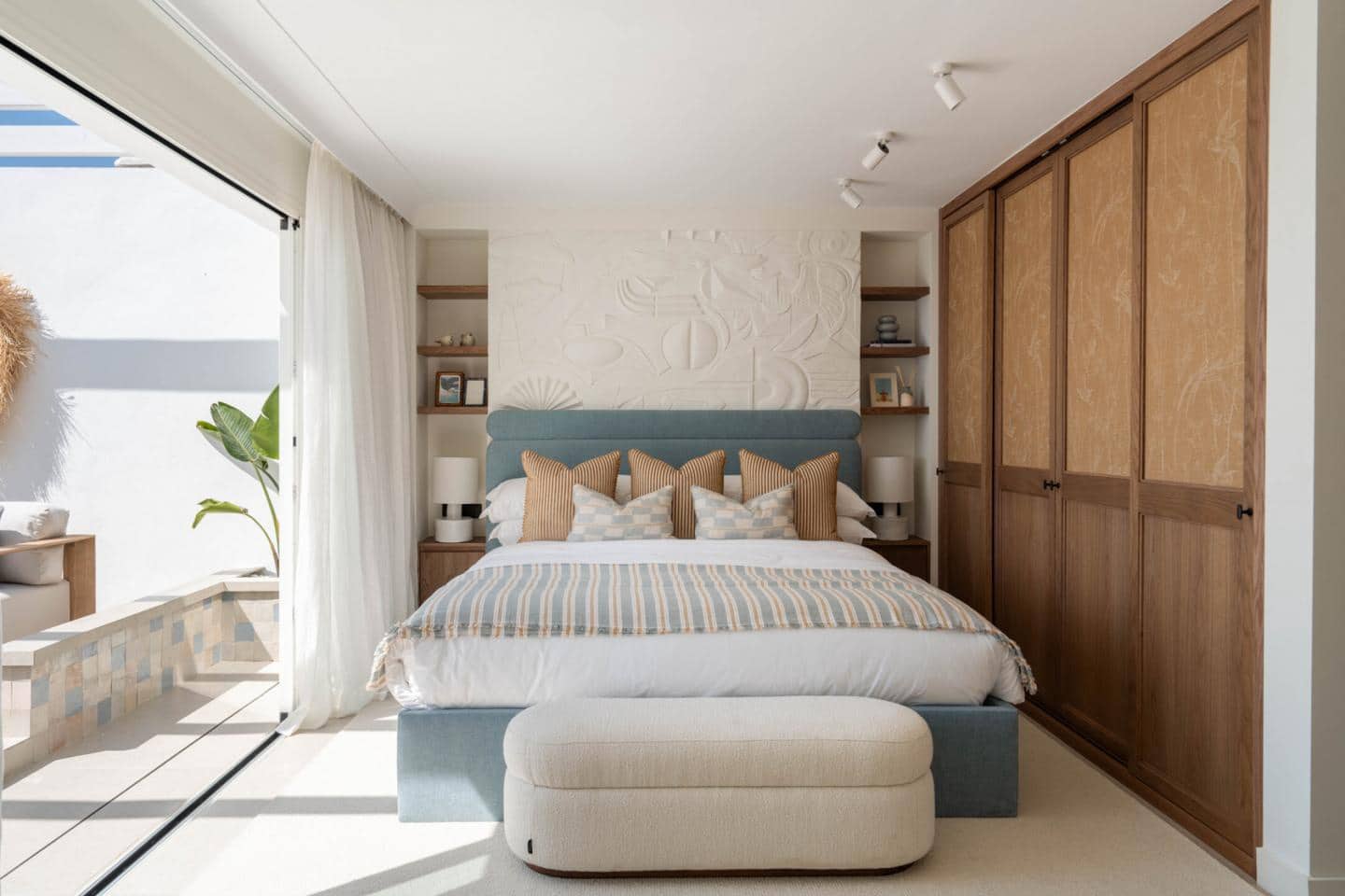 3 bedroom Villa for sale in Marbella with pool - € 5,995,000 (Ref: 9420482)