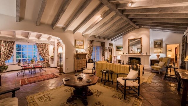 6 soverom Villa til salgs i Cancelada, Estepona med svømmebasseng garasje - € 3 250 000 (Ref: 9420483)