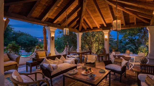 6 sypialnia Willa na sprzedaż w Cancelada, Estepona z basenem garażem - 3 250 000 € (Ref: 9420483)