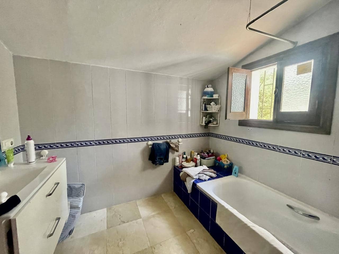 7 sovrum Finca/Hus på landet till salu i San Enrique de Guadiaro med pool garage - 875 000 € (Ref: 9426694)