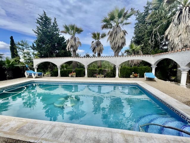 7 bedroom Finca/Country House for sale in San Enrique de Guadiaro, San Roque with pool garage - € 875,000 (Ref: 9426694)