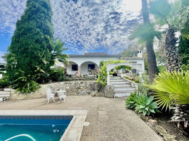 7 bedroom Finca/Country House for sale in San Enrique de Guadiaro, San Roque with pool garage - € 875,000 (Ref: 9426694)