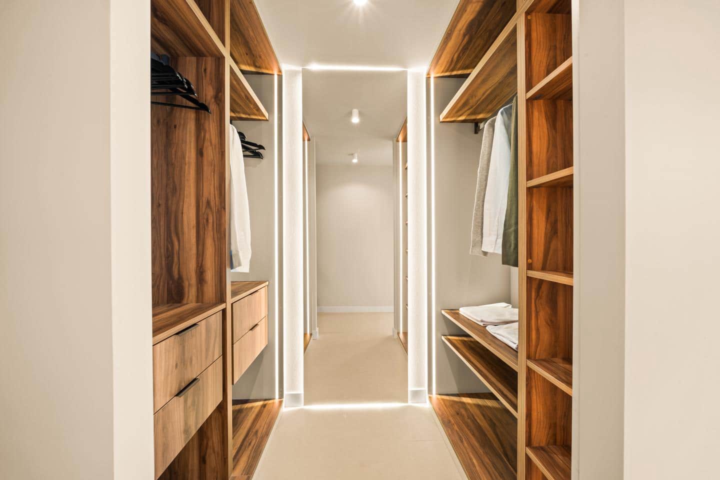 3 bedroom Apartment for sale in Benahavis with pool garage - € 849,000 (Ref: 9426698)