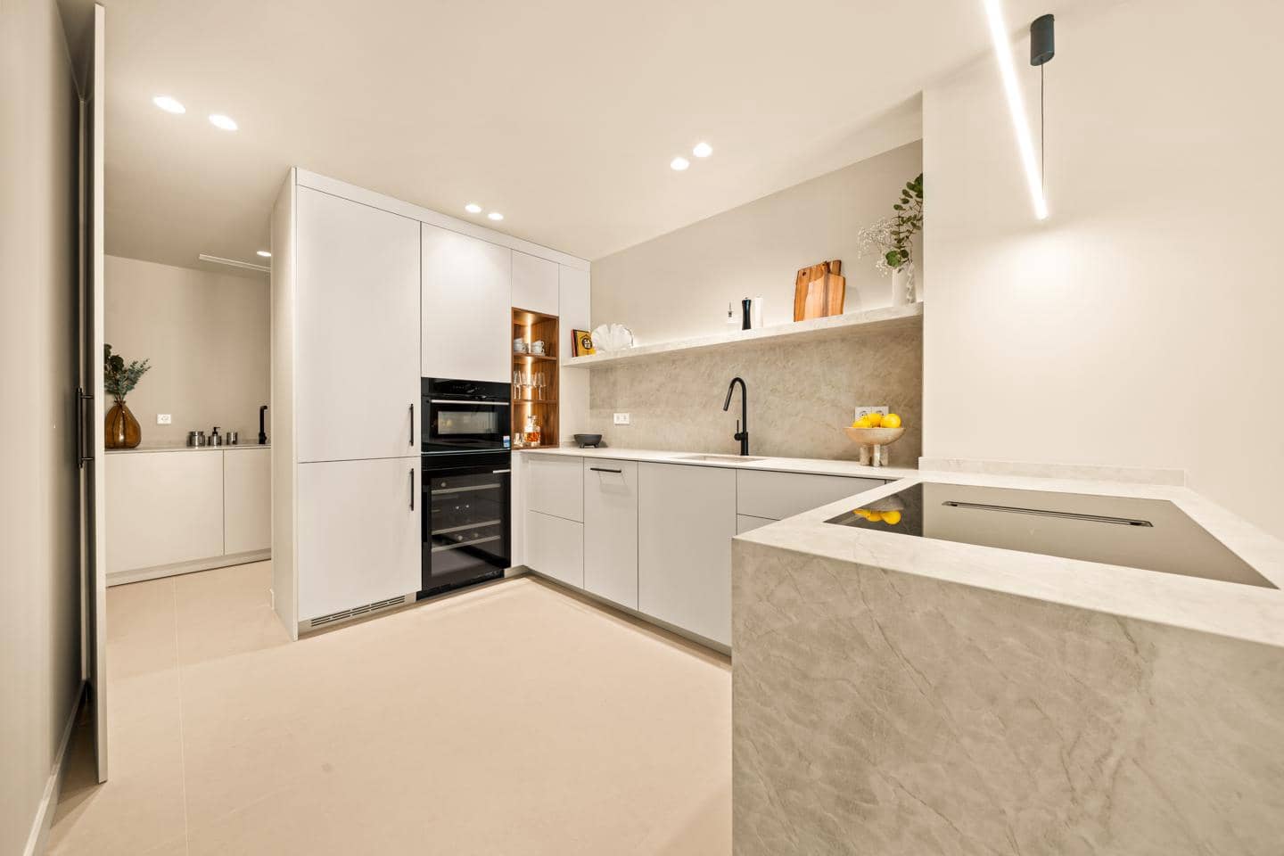 3 bedroom Apartment for sale in Benahavis with pool garage - € 849,000 (Ref: 9426698)