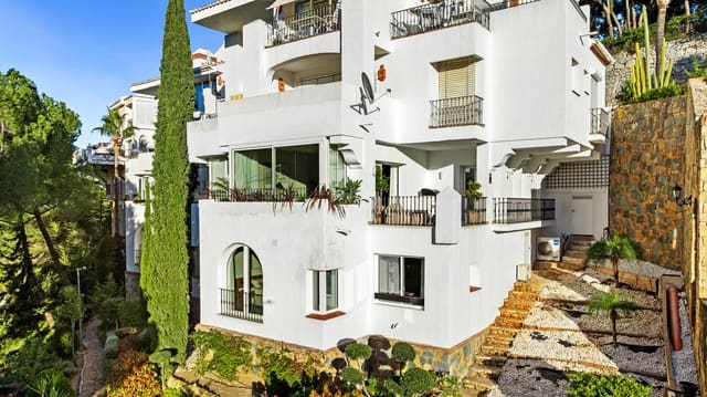 3 bedroom Apartment for sale in La Quinta, Benahavís with pool garage - € 849,000 (Ref: 9426698)