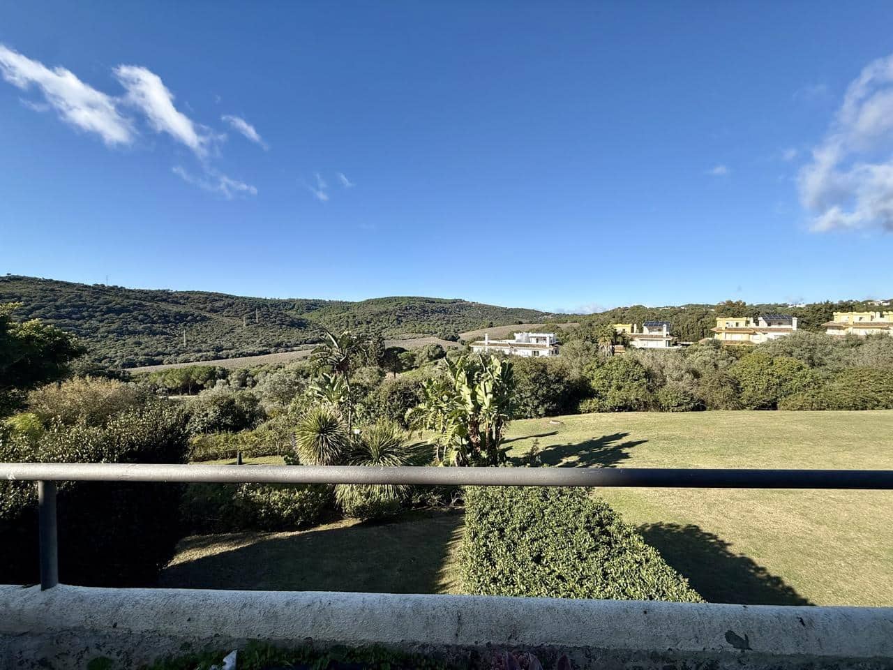 3 bedroom Apartment for sale in San Roque with pool garage - € 450,000 (Ref: 9432795)