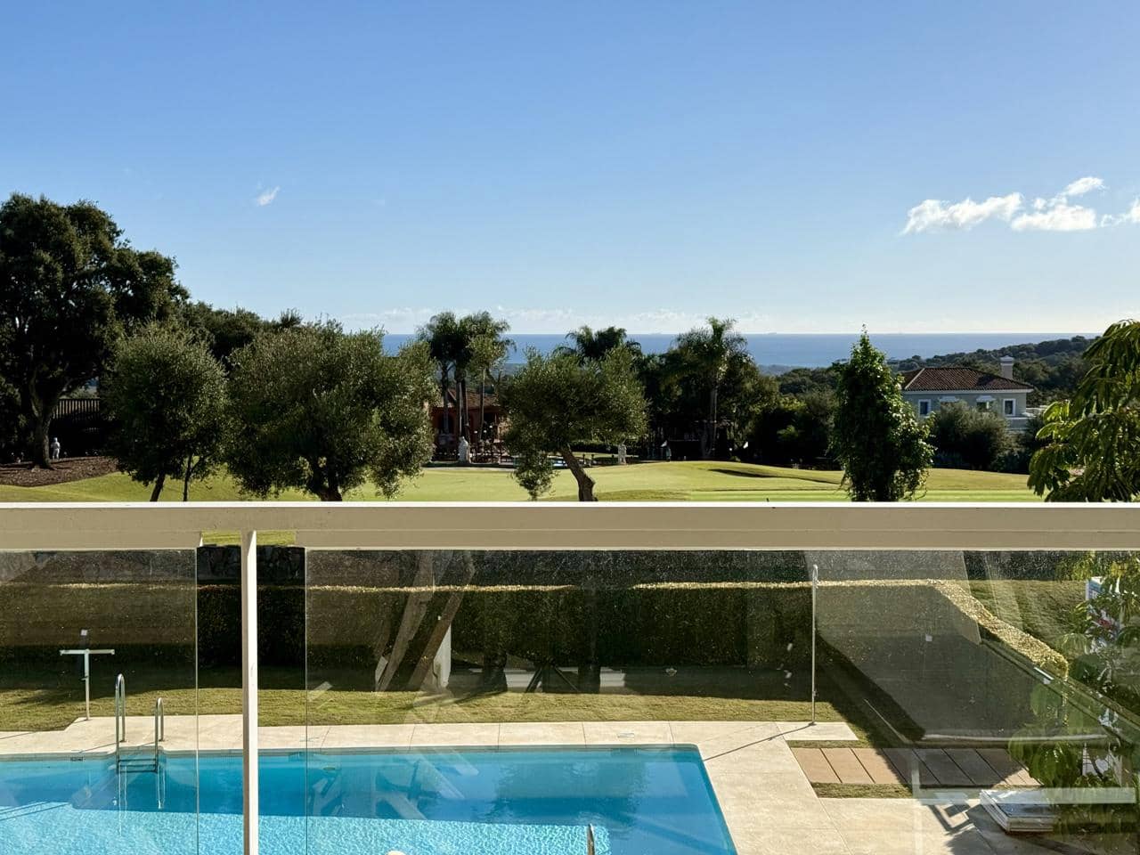 3 bedroom Apartment for sale in San Roque with pool garage - € 515,000 (Ref: 9432796)