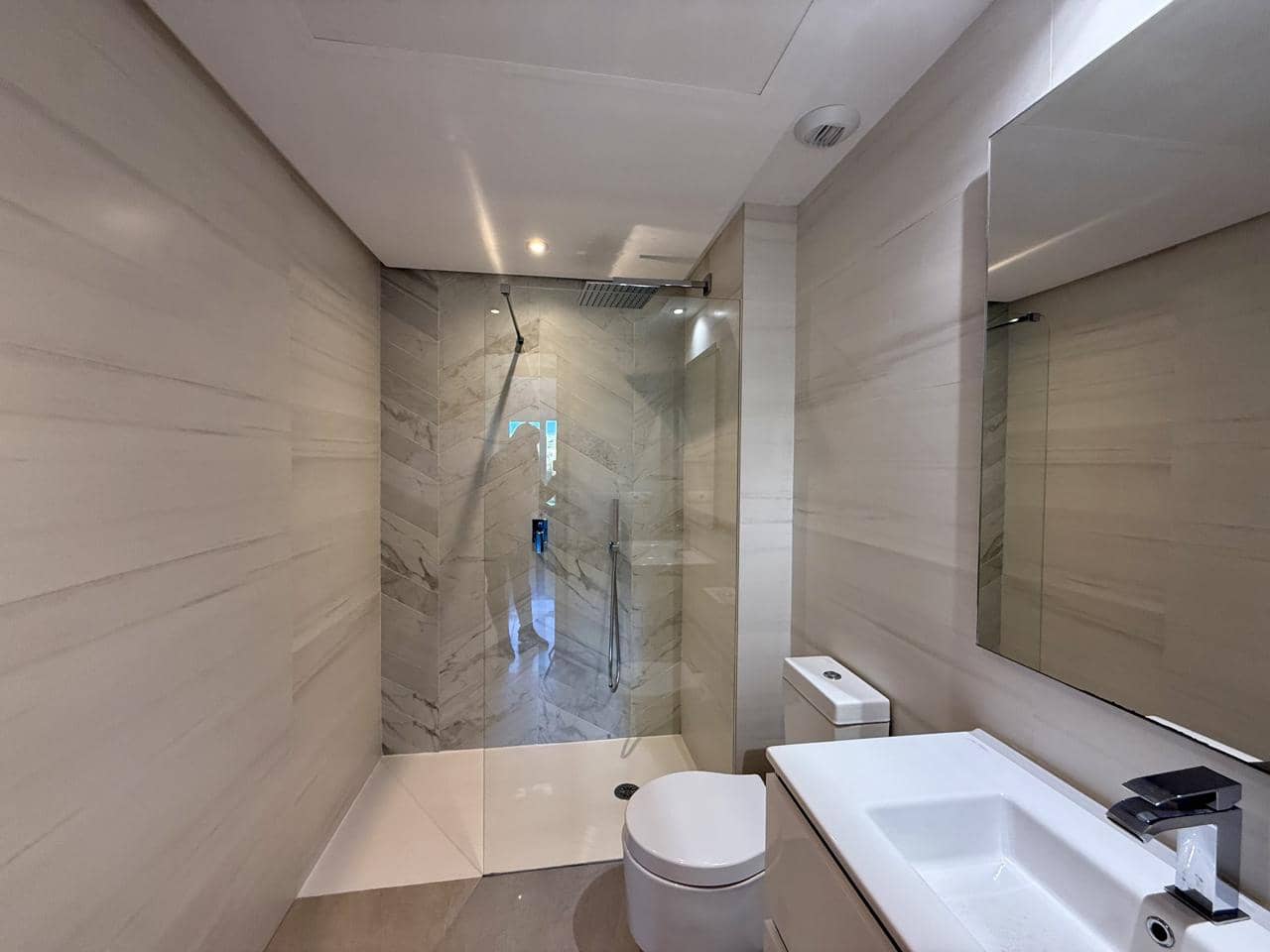 3 bedroom Apartment for sale in San Roque with pool garage - € 515,000 (Ref: 9432796)