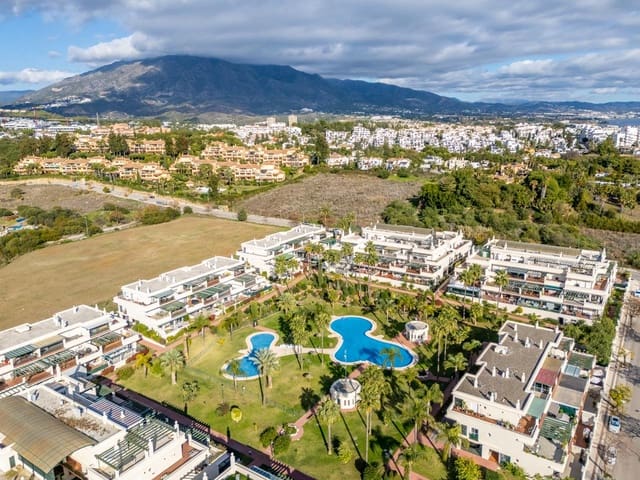 Apartamento de 2 habitaciones en Rodeo Alto - Guadaiza - La Campana, Marbella en venta con piscina garaje - 689.000 € (Ref: 9453635)