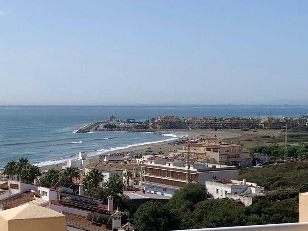 1 chambre Penthouse à vendre à Torreguadiaro avec piscine garage - 246 000 € (Ref: 9455679)