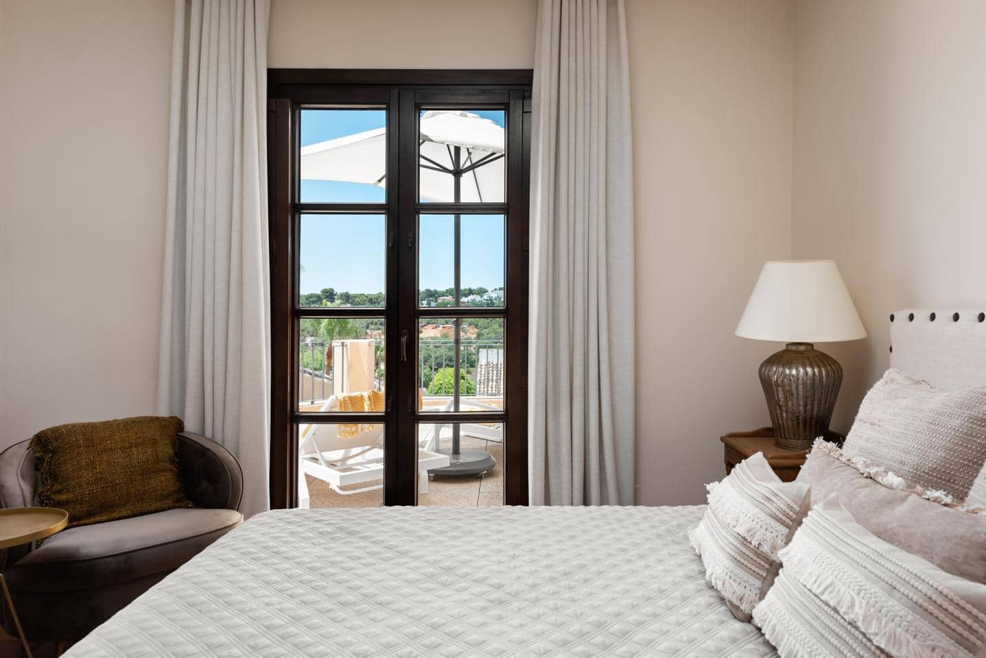 4 bedroom Villa for sale in Sotogrande with pool garage - € 1,180,000 (Ref: 9468821)