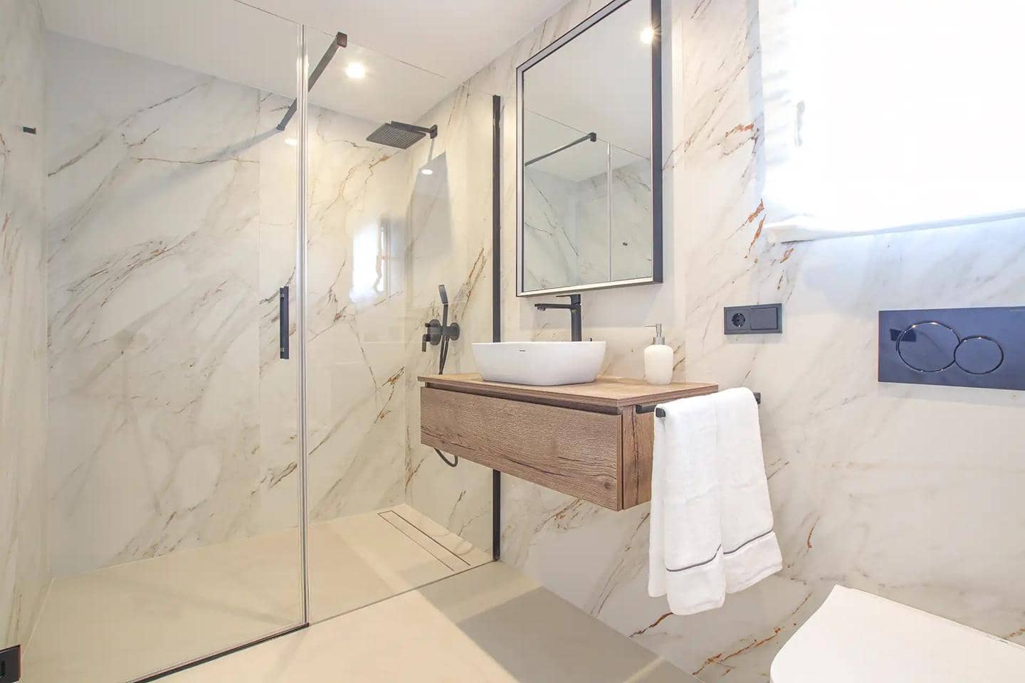 4 slaapkamer Villa te koop in Estepona met zwembad garage - € 2.495.000 (Ref: 9471811)