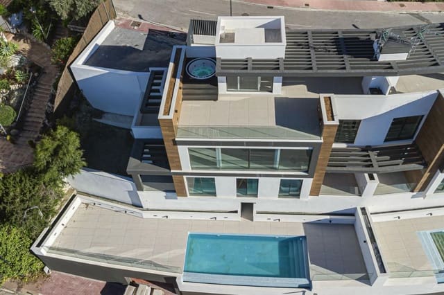 Chalet de 3 habitaciones en La Quinta, Benahavís en venta con piscina garaje - 1.490.000 € (Ref: 9483277)