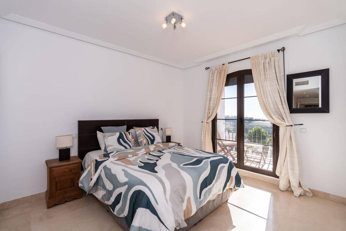 2 slaapkamer Appartement te koop in Benahavis met zwembad garage - € 465.000 (Ref: 9492750)