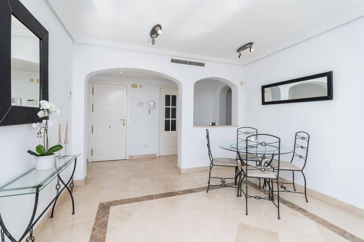 2 slaapkamer Appartement te koop in Benahavis met zwembad garage - € 465.000 (Ref: 9492750)