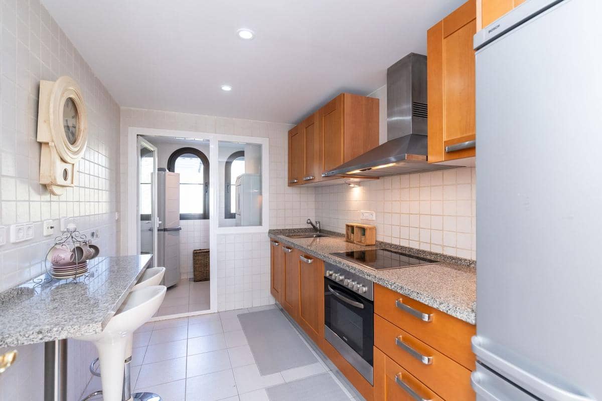 2 slaapkamer Appartement te koop in Benahavis met zwembad garage - € 465.000 (Ref: 9492750)