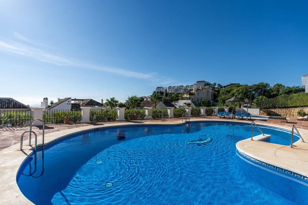 2 slaapkamer Appartement te koop in Benahavis met zwembad garage - € 465.000 (Ref: 9492750)