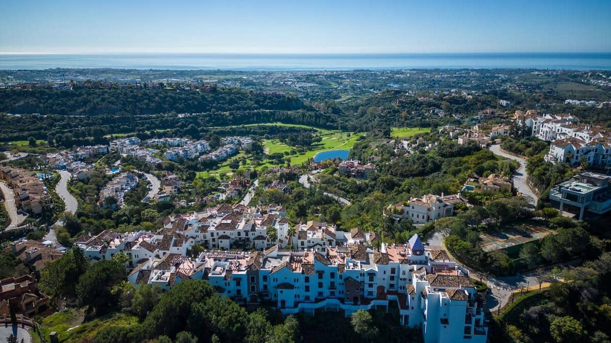 2 slaapkamer Appartement te koop in Benahavis met zwembad garage - € 465.000 (Ref: 9492750)