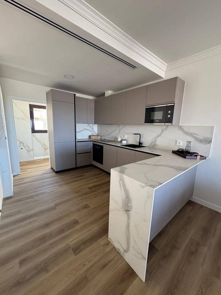 3 Zimmer Villa zu verkaufen in Estepona mit Pool Garage - 470.250 € (Ref: 9495266)