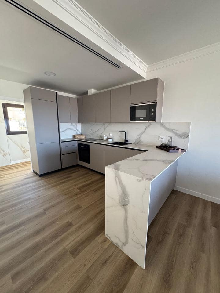 3 Zimmer Villa zu verkaufen in Estepona mit Pool Garage - 470.250 € (Ref: 9495266)