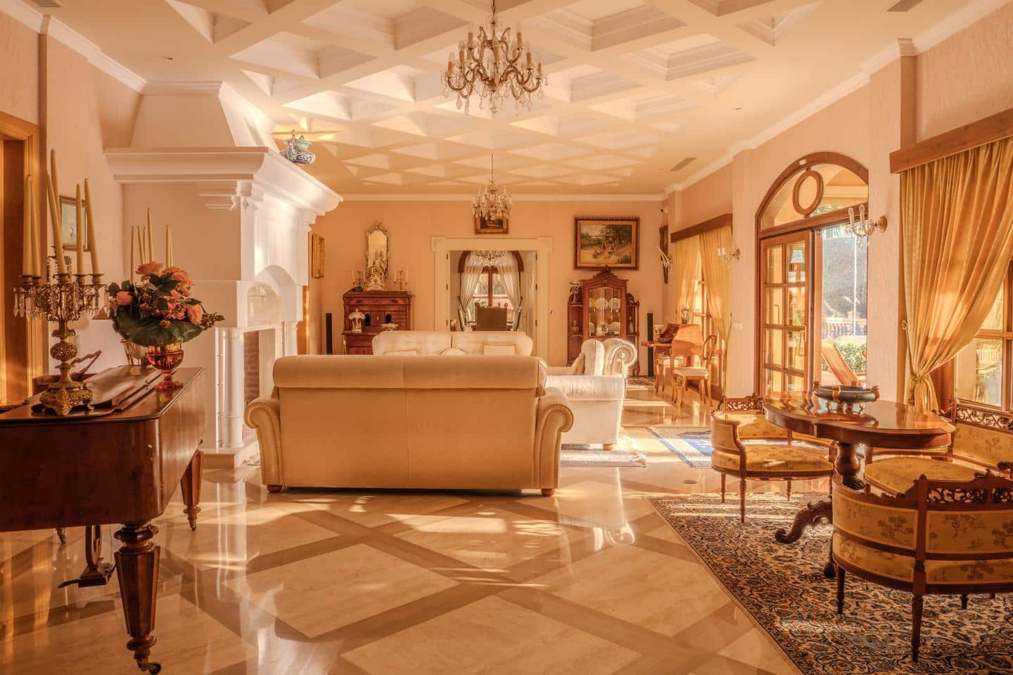 6 makuuhuone Huvila myytävänä paikassa Marbella mukana uima-altaan 
autotalli - 7 500 000 € (Ref: 9521413)