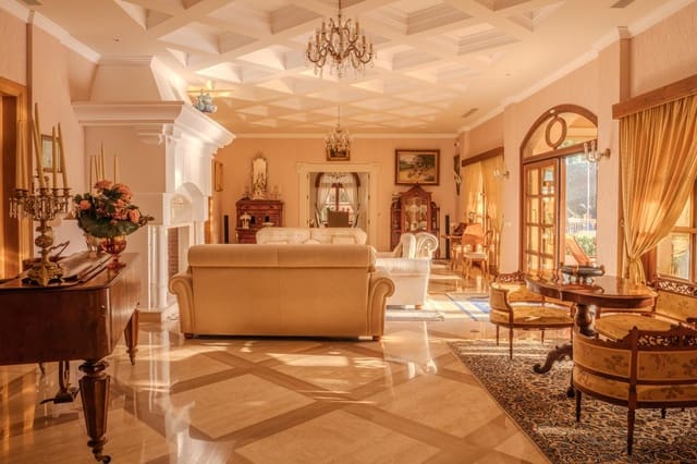 6 makuuhuone Huvila myytävänä paikassa Aloha Golf, Marbella mukana uima-altaan 
autotalli - 7 500 000 € (Ref: 9521413)