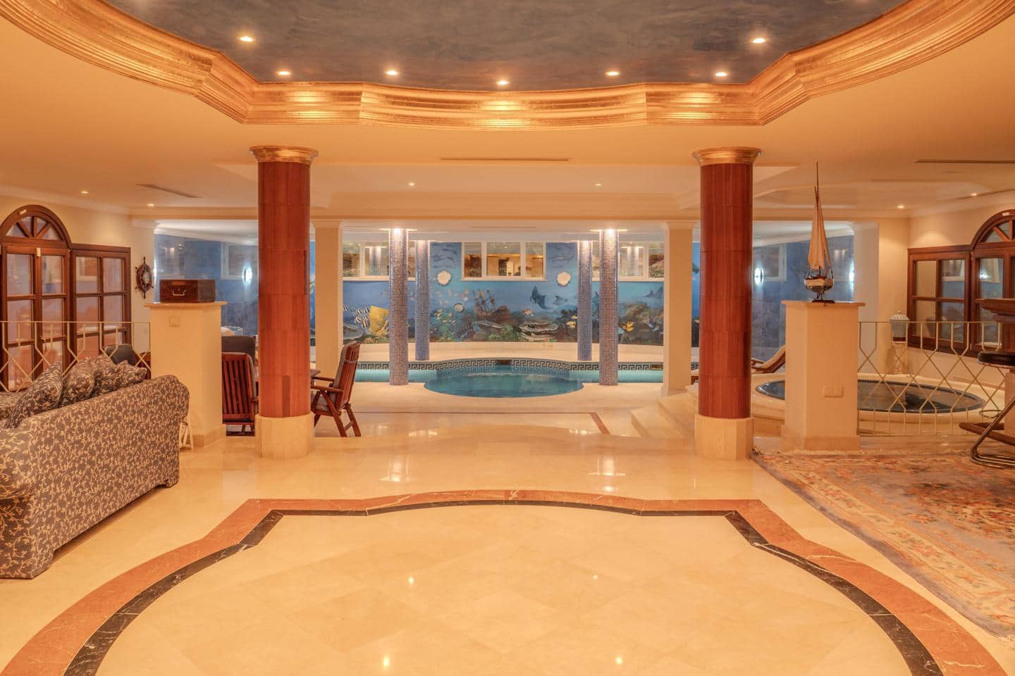 6 makuuhuone Huvila myytävänä paikassa Marbella mukana uima-altaan 
autotalli - 7 500 000 € (Ref: 9521413)