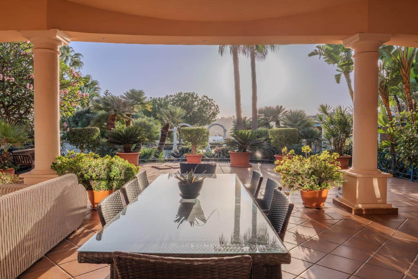 6 makuuhuone Huvila myytävänä paikassa Marbella mukana uima-altaan 
autotalli - 7 500 000 € (Ref: 9521413)