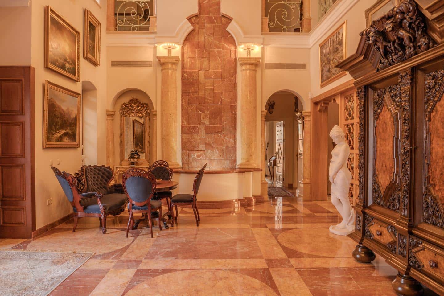 6 makuuhuone Huvila myytävänä paikassa Marbella mukana uima-altaan 
autotalli - 7 500 000 € (Ref: 9521413)