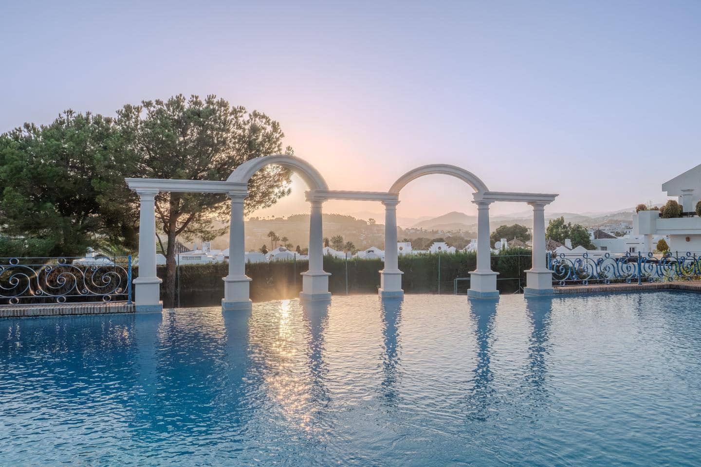 6 makuuhuone Huvila myytävänä paikassa Marbella mukana uima-altaan 
autotalli - 7 500 000 € (Ref: 9521413)