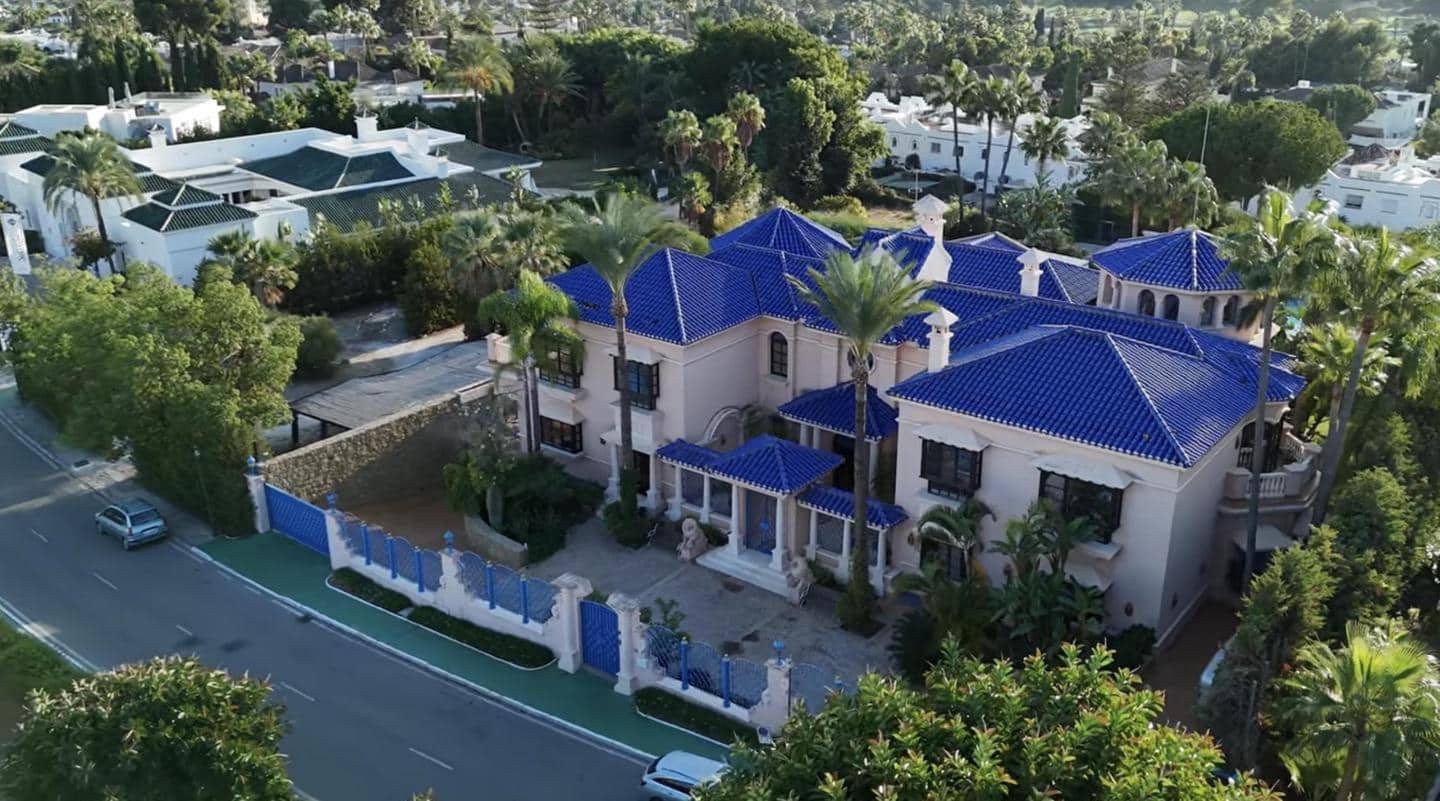 6 makuuhuone Huvila myytävänä paikassa Marbella mukana uima-altaan 
autotalli - 7 500 000 € (Ref: 9521413)