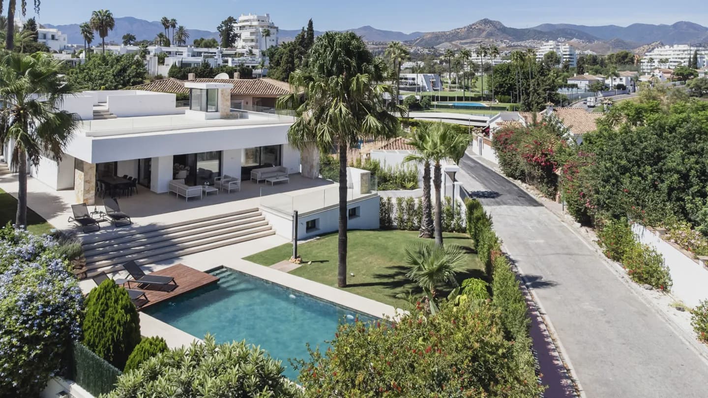 4 soveværelse Villa til salg i Marbella med swimmingpool garage - € 3.580.000 (Ref: 9536544)