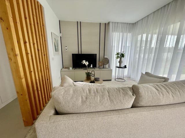 3 bedroom Villa for sale in El Paraiso, Estepona with pool garage - € 800,000 (Ref: 9536548)