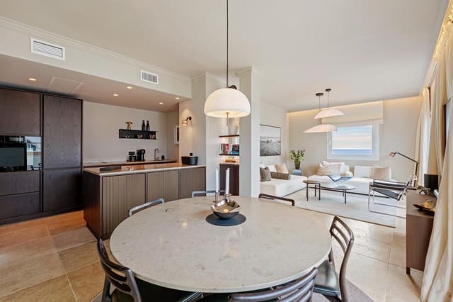 2 soveværelse Lejlighed til salg i Puerto Banus, Marbella med swimmingpool garage - € 1.995.000 (Ref: 9542642)