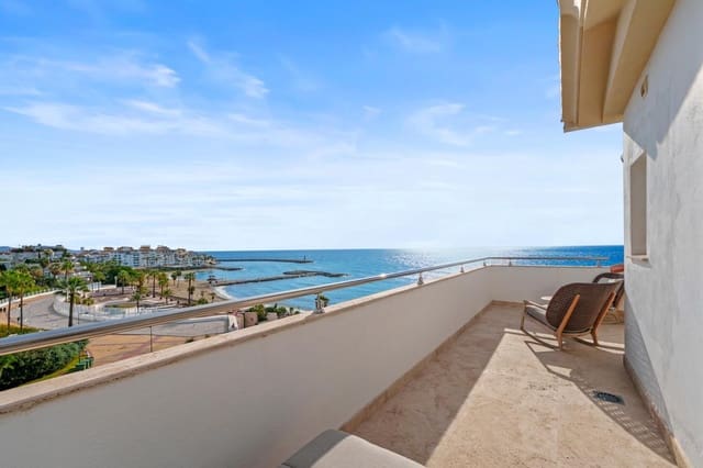 2 soveværelse Lejlighed til salg i Puerto Banus, Marbella med swimmingpool garage - € 1.995.000 (Ref: 9542642)