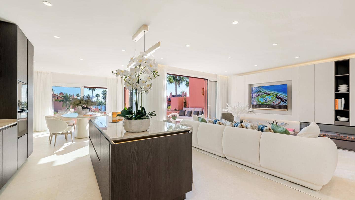 3 bedroom Penthouse for sale in Estepona with pool garage - € 2,995,000 (Ref: 9546972)