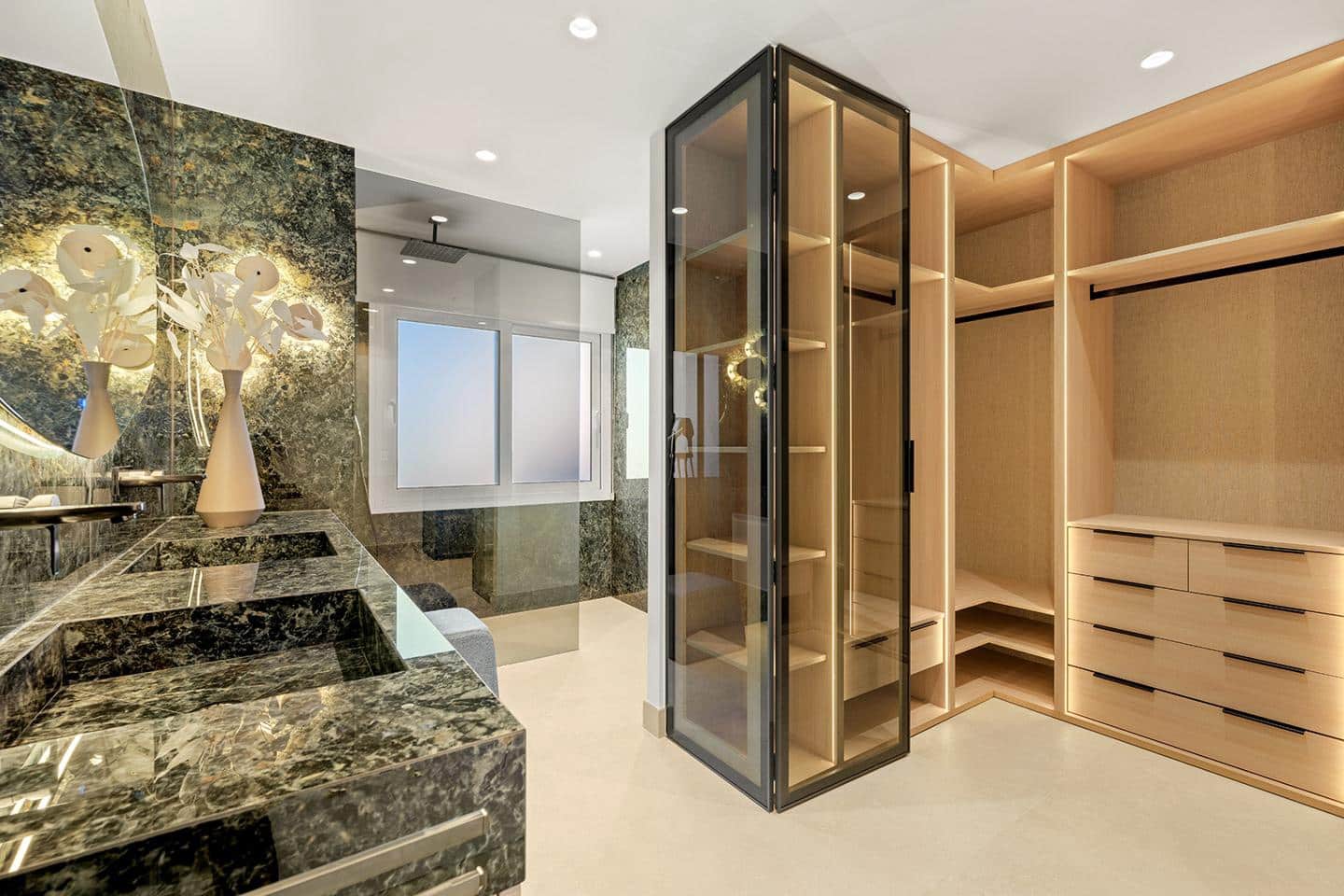 3 bedroom Penthouse for sale in Estepona with pool garage - € 2,995,000 (Ref: 9546972)