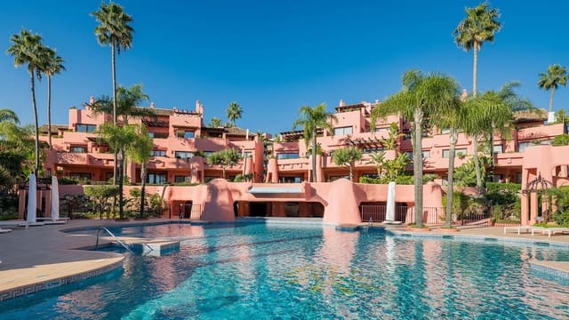 3 bedroom Penthouse for sale in Guadalmansa, Estepona with pool garage - € 2,995,000 (Ref: 9546972)