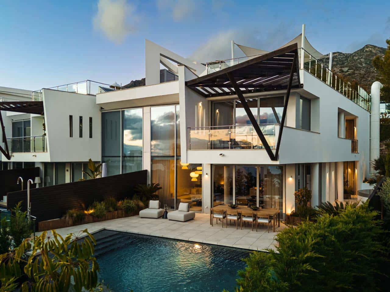 4 soveværelse Villa til salg i Marbella med swimmingpool garage - € 3.950.000 (Ref: 9569961)